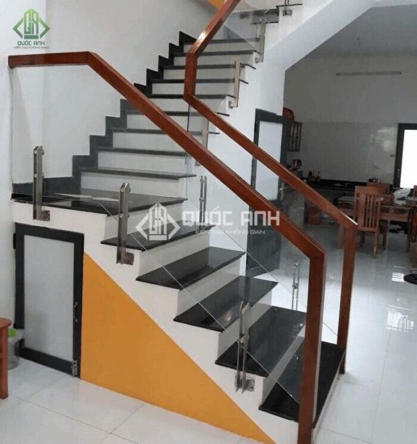 Cầu thang kính cường lực