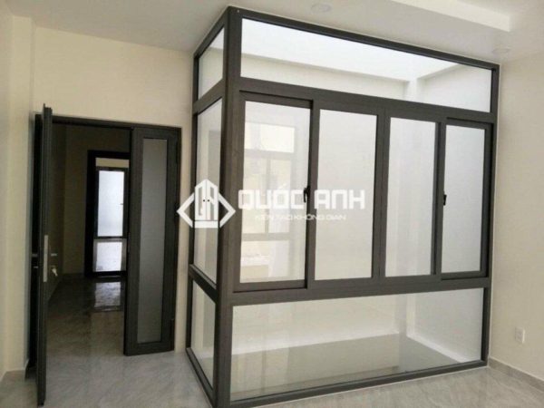 Vách ngăn nhôm kính Xingfa có khả năng chịu lực cực kỳ tốt.