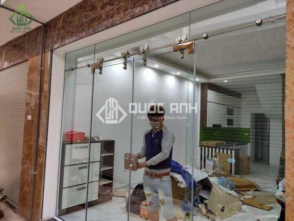 Mẫu cửa trượt treo được khách ưa chuộng.