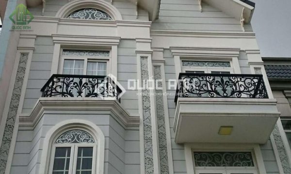 Lan can CNC lắp đặt cho biệt thự.
