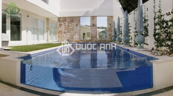 Mẫu lan can kính hồ bơi độc đáo.