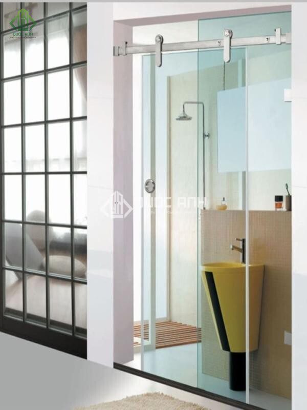 Quốc Anh Door chuyên lắp đặt cửa kính giá tốt.
