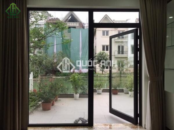Cửa nhôm Xingfa màu đen huyền bí.