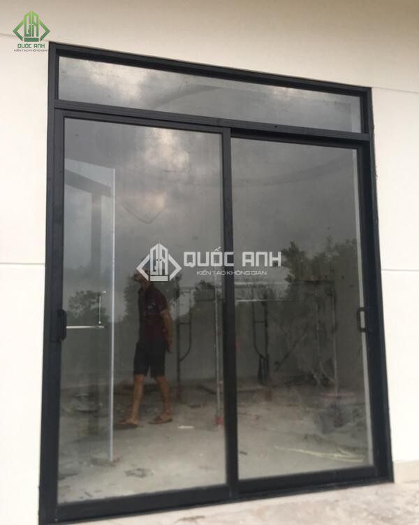 Cửa nhôm Xingfa màu đen thời thượng, cá tính.