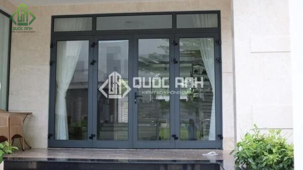 Lắp đặt cửa nhôm Xingfa màu xám ghi bạn có thể yên tâm về độ bền và chất lượng.