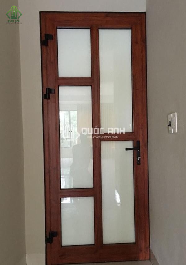Cửa nhôm Xingfa vân gỗ kết hợp pano.