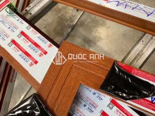 Nhôm Xingfa vân gỗ y hệt gỗ thật.