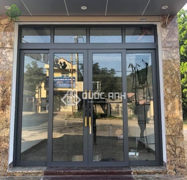 Cửa trượt quay nhỏ gọn tinh tế.