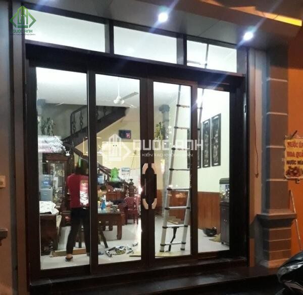 Cửa trượt quay lắp cho cửa chính.