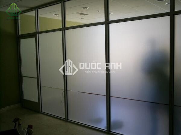 Kính cường lực mờ giúp đảm bảo sự riêng tư cho người dùng.