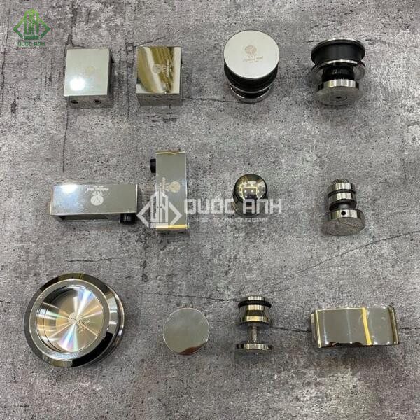 Bộ phụ kiện lùa ray treo inox hộp 10x30 chi tiết.