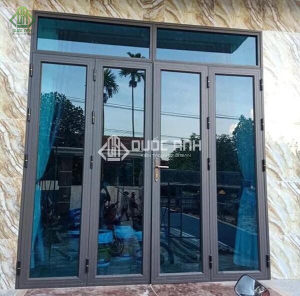 Cửa nhôm kính màu cũng rất được ưa chuộng.