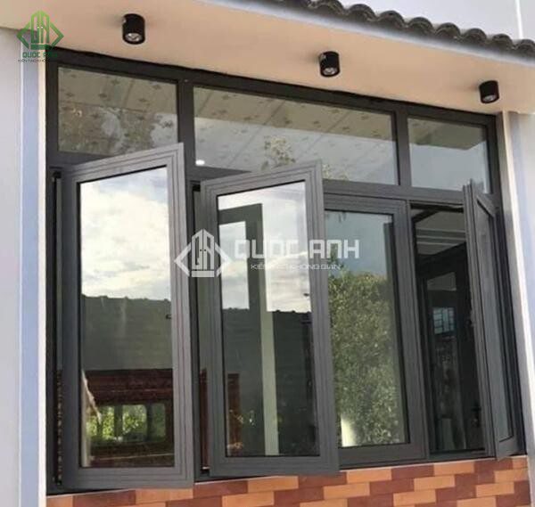 Quốc Anh Door chuyên lắp đặt cửa nhôm Xingfa giá tốt.