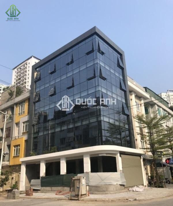 Mặt dựng nhôm kính lộ đố.