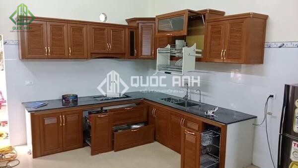 Tủ bếp nhôm Omega giả gỗ.