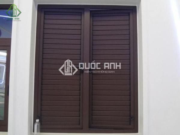 Khách hàng có thể lựa chọn các hệ nhôm khác nhau để làm cửa nhôm không kính.