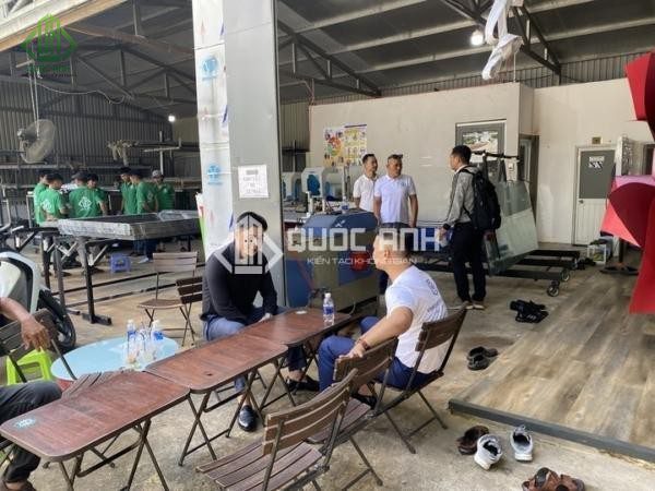 Muốn gia công cửa nhôm kính cần phải đầu tư vào máy móc và nhà xưởng.
