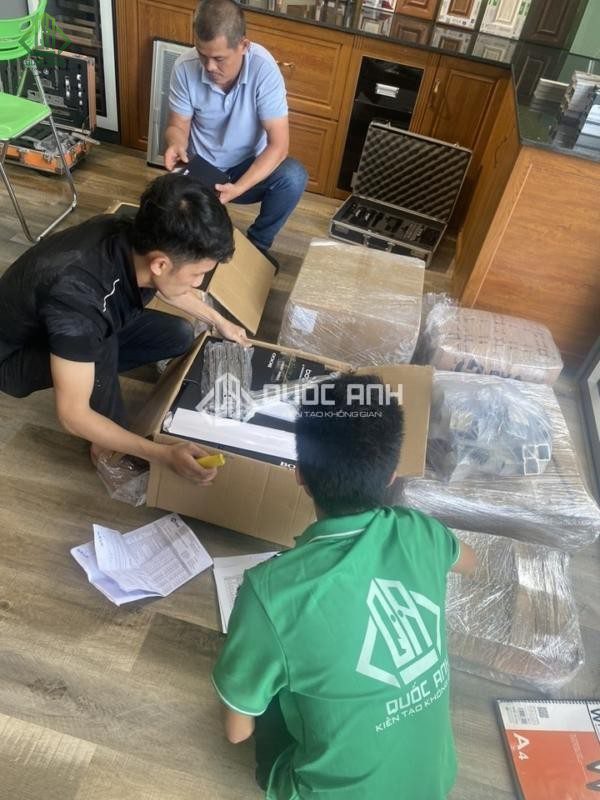 Chuẩn bị đầy đủ vật tư, phụ kiện để đảm bảo tạo ra được các sản phẩm nhôm kính chất lượng cao.