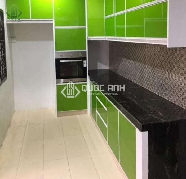 Tủ bếp nhôm kính sơn tĩnh điện có cấu tạo tương tự các mẫu tủ bếp nhôm kính khác.