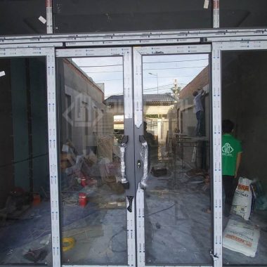 Công trình cửa nhôm Xingfa – phụ kiện Draho tại Quận 2, TP.HCM